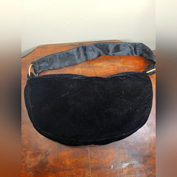 SO Ladies Black Velvet Hand/ Shoulder Purse Embroidered With Roses - Picture 13 of 16